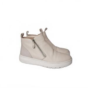Vionic Brinkley Ankle Booties in Cream - Women's Size 8